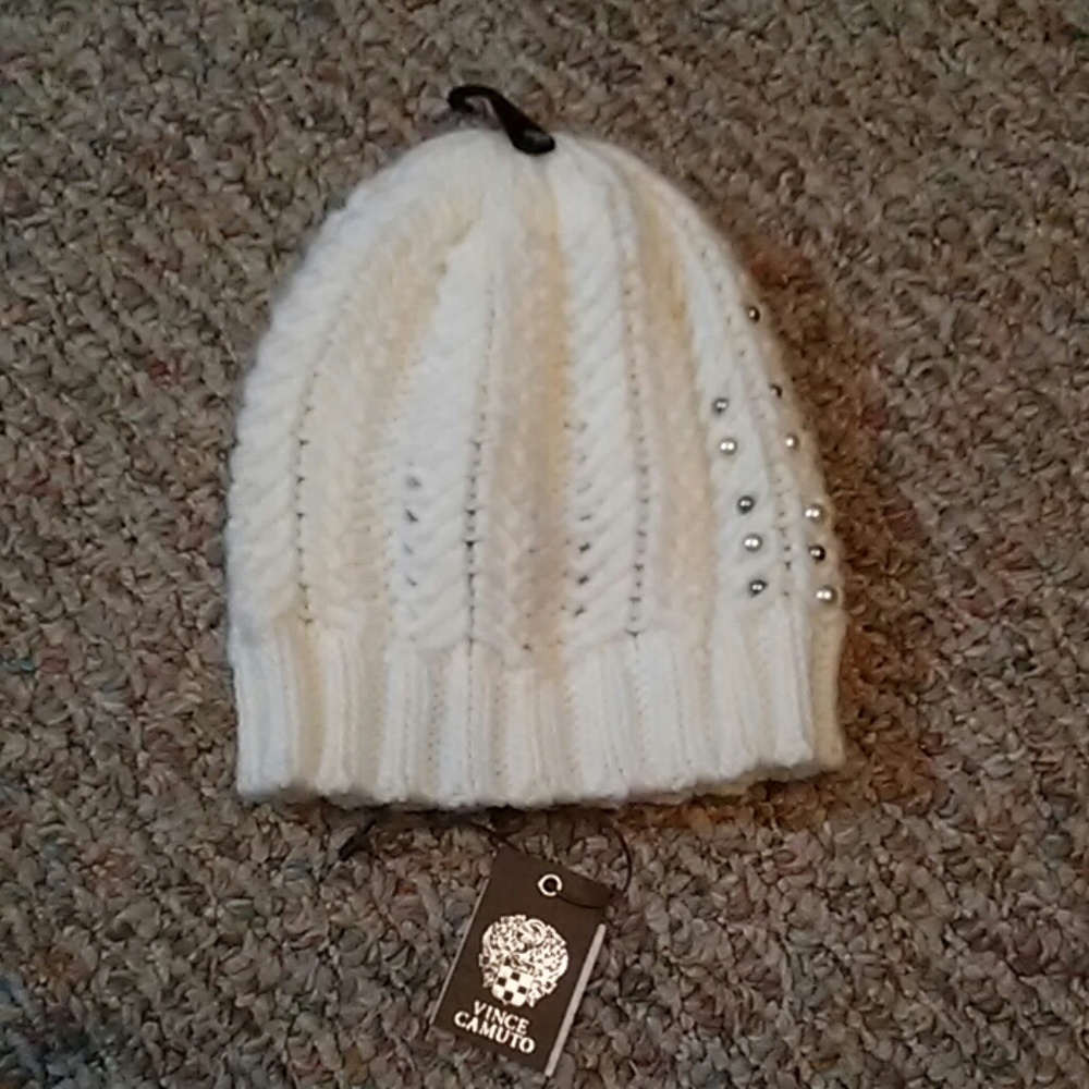 NWT VINCE CAMUTO Beanie